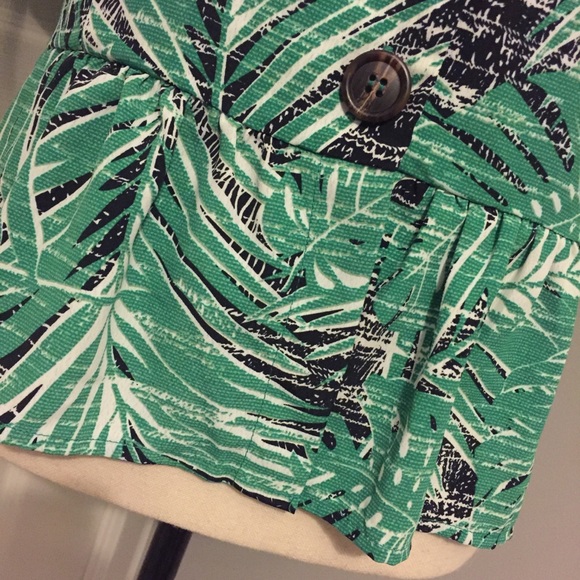 HAZEL/ANTHROLPOLOGIE V-neck Jungle Palm Peplum Top - Picture 6 of 8